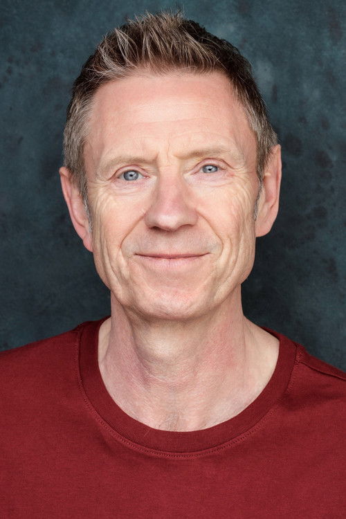 Цхристопхер Ллойд Jамес