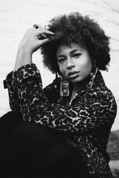 Ниа Алеxандер