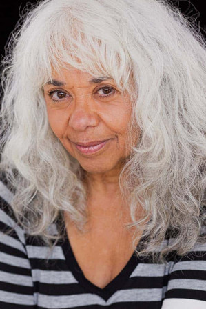 Царол Jонес