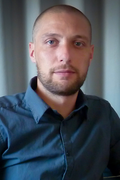 Jüрген Стеинерт