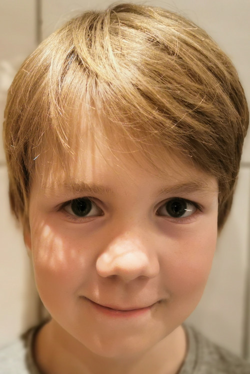 Адриан Лекнес