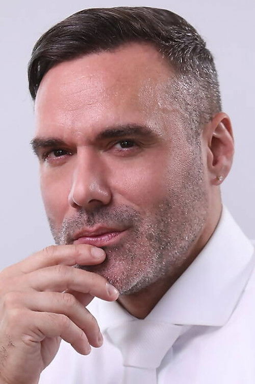 Мануел Скйе