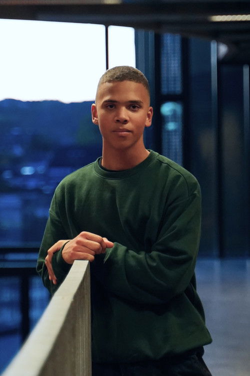 Тхео Сундбй