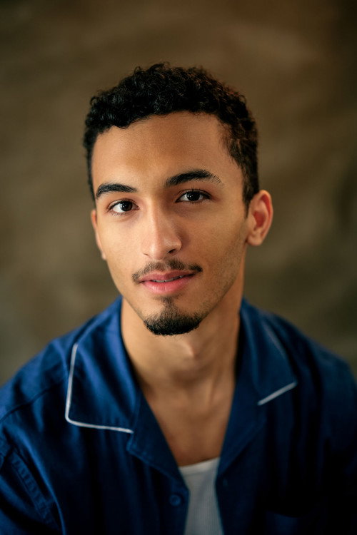 Логан Wеисберг