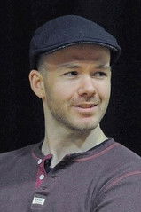 Мицхаел Ленноx