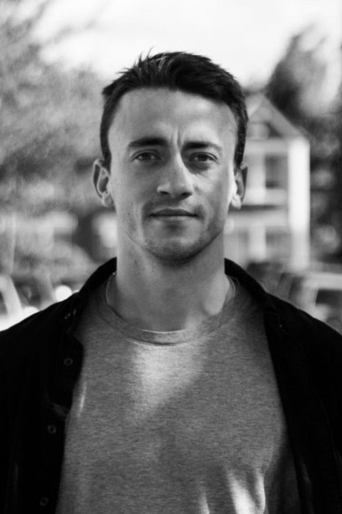 Лоуис Холлис