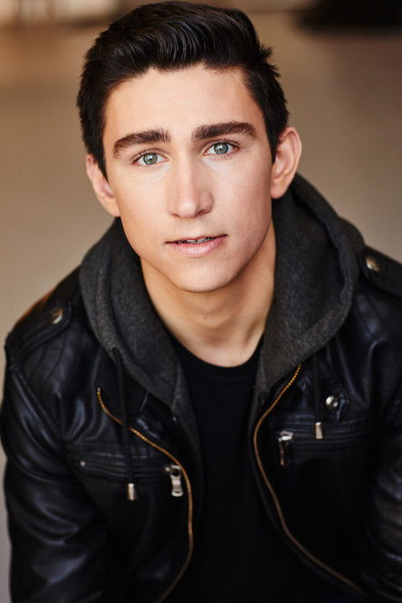 Андреw Бурдетте