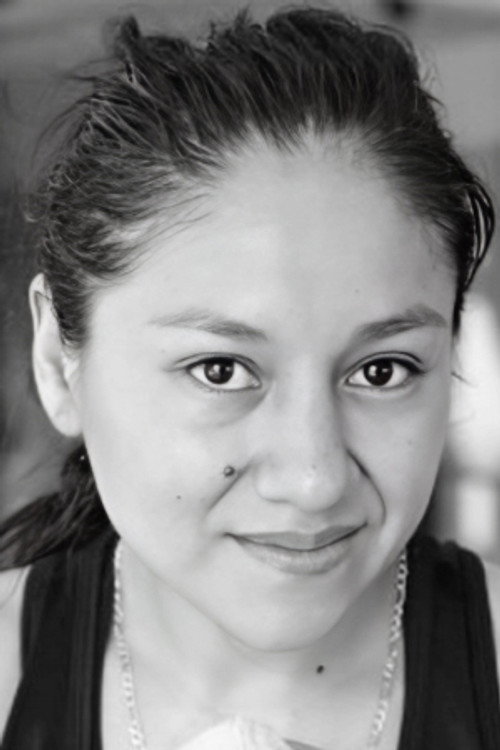 Майели Флорес