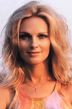  Энджел Томпкинс