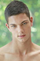 Нино Валенс