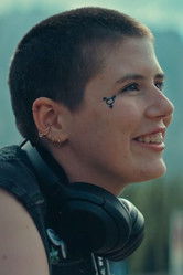 Леоние Фриес