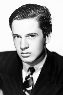  Джин Рейнольдс