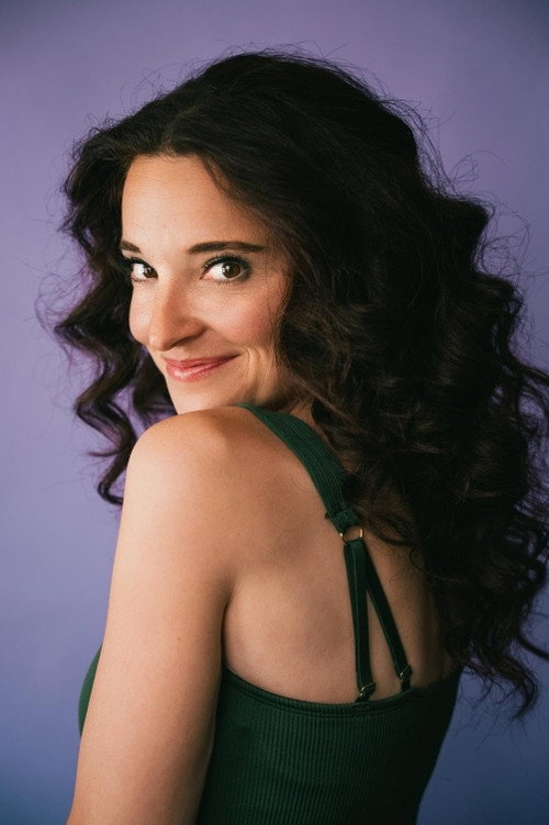 Аманда Барлоw