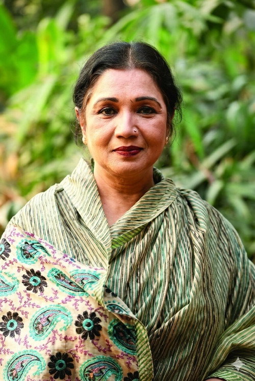 Рехана Jоллй