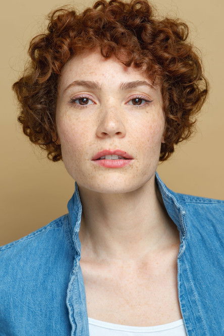 Вицториа Еалй