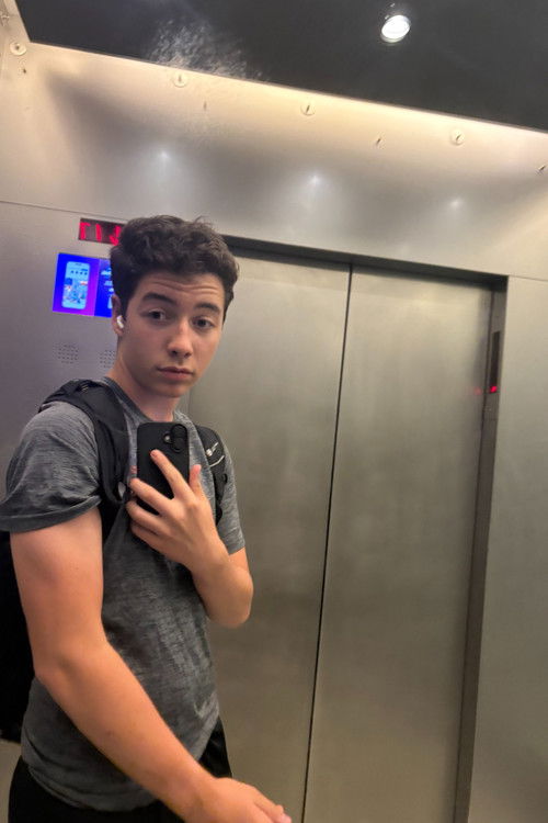 Леон Кокорев