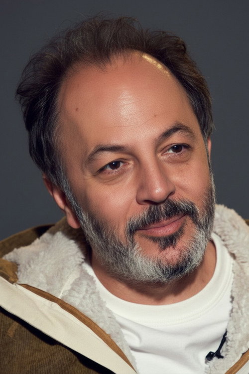 Цем Акйолдаş