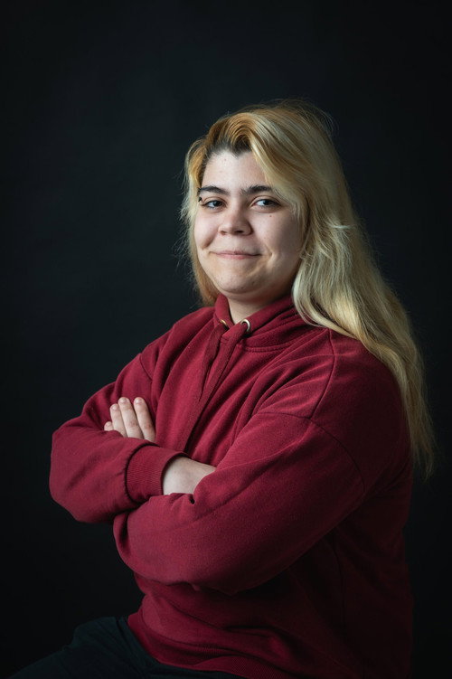 Емесе Сзикора