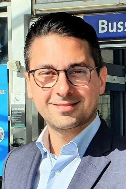 Хадриен Гхоми