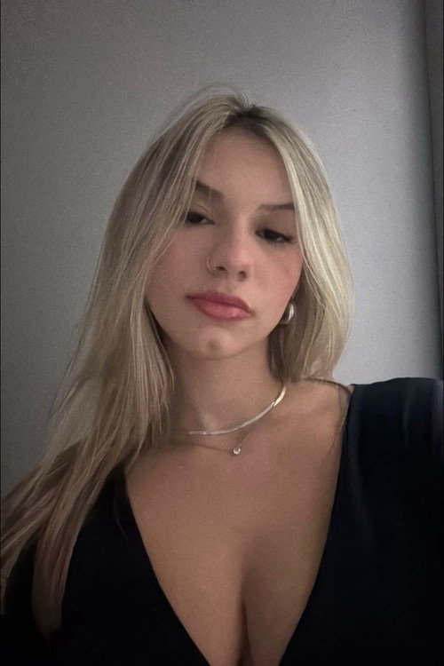 Мануелла Мартинез