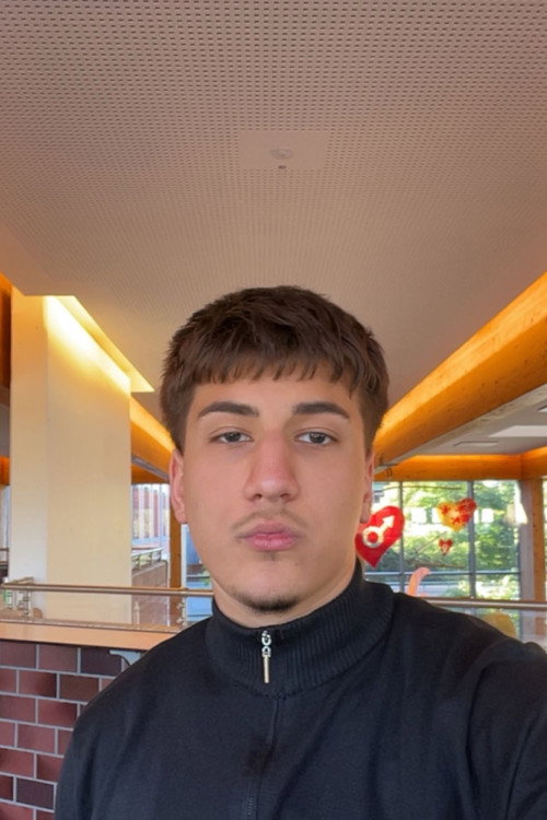 Амир Елзхуркаев