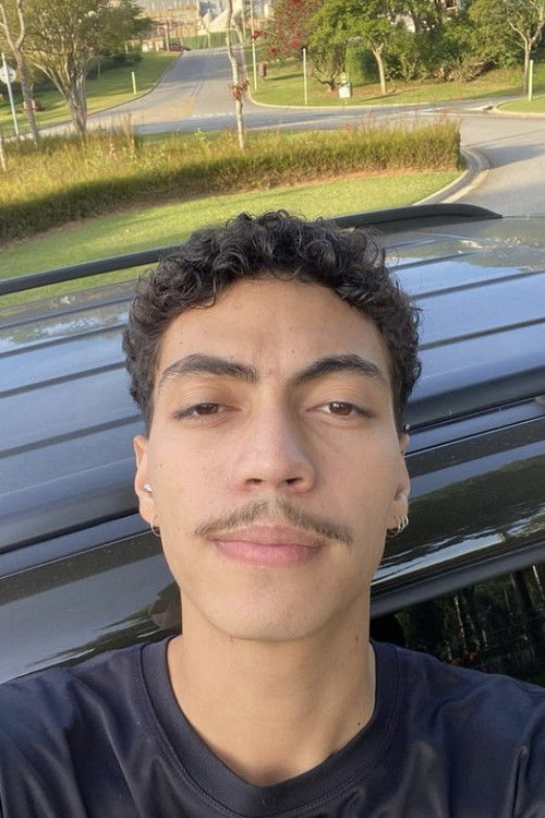 Ницолас Леандро