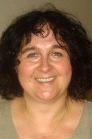 Анна Апостолакис