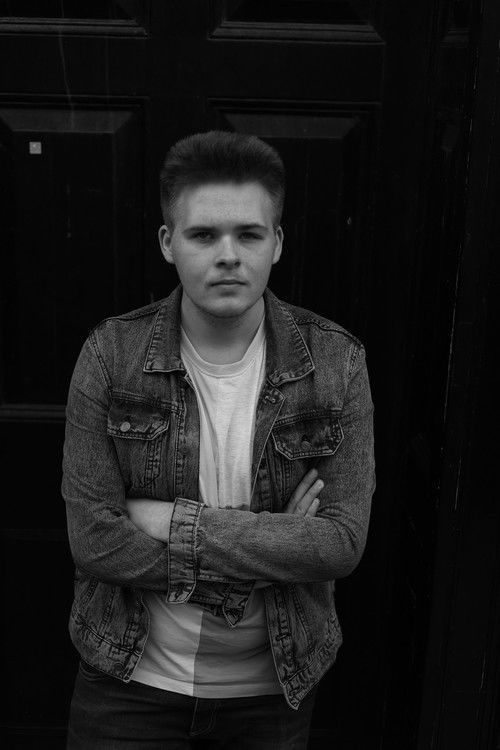 Алед Моррис