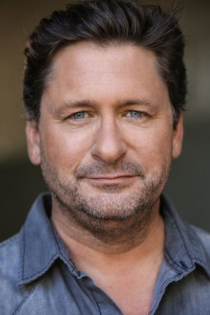 Петер Холден