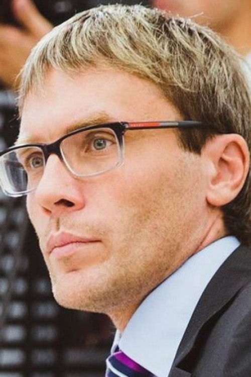 Олег Богатов