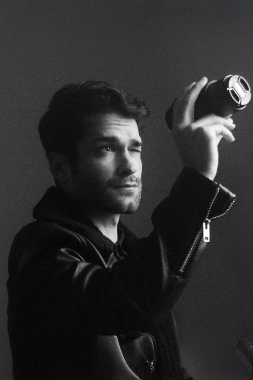 Адриáн Леóн