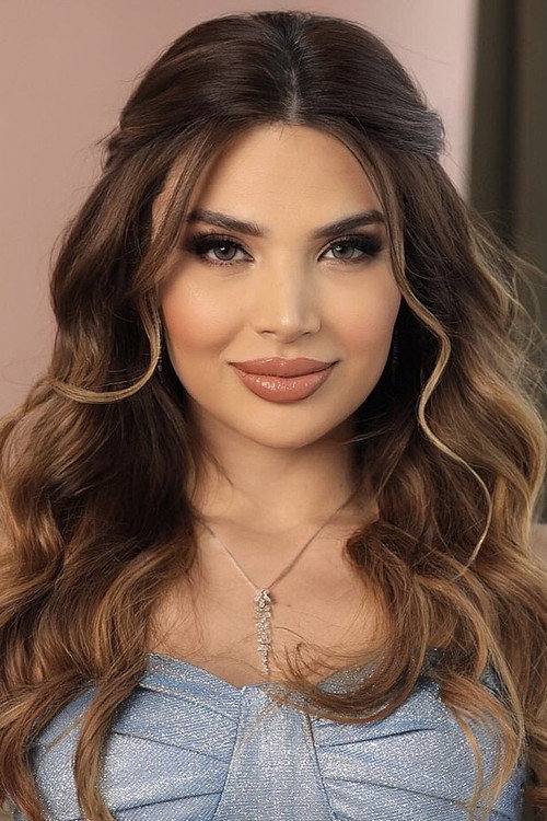 Üлвиййə Xалинбəйова