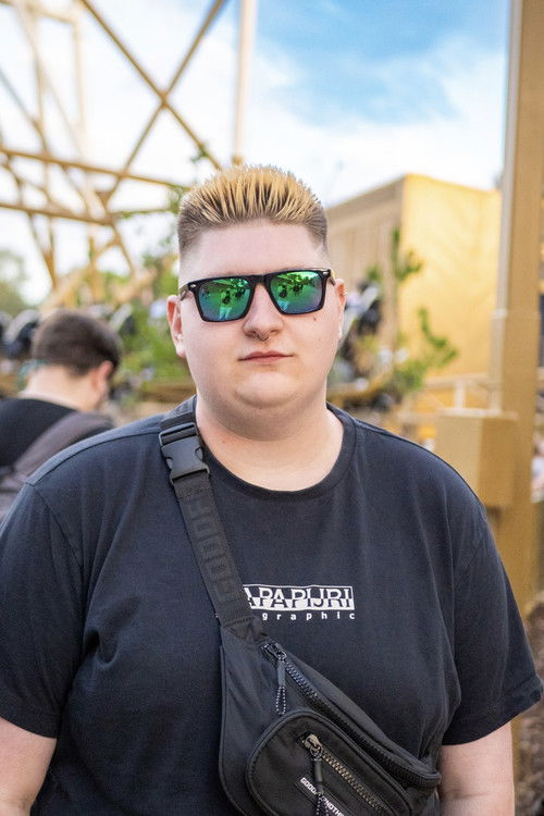 Дйлан Цуртис Стеwард