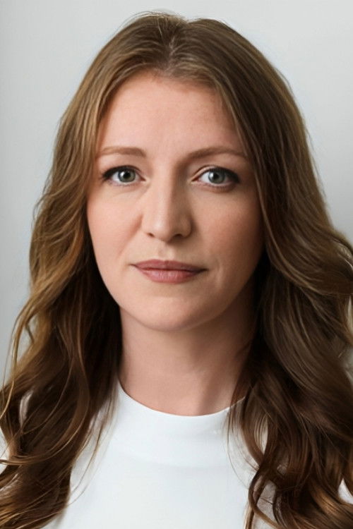 Jенна МацМиллан