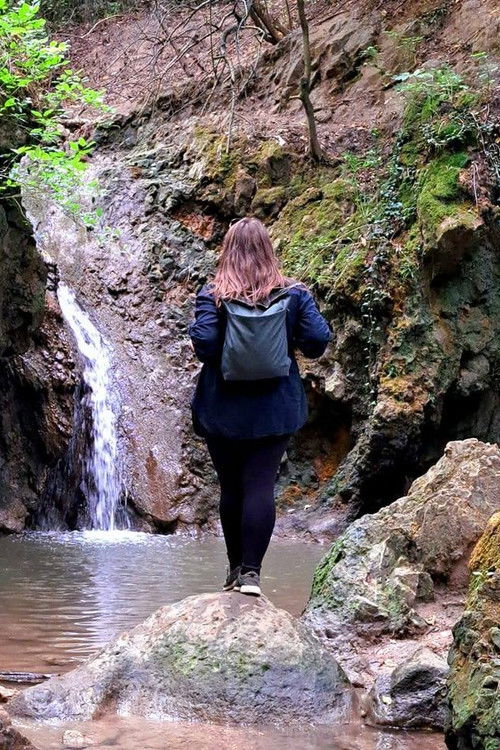 Исзáк Зсóфи