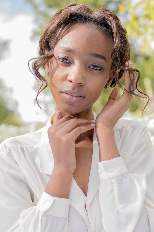 Аиесха Есер