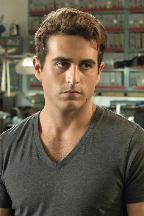 Лаwренце Ницолс