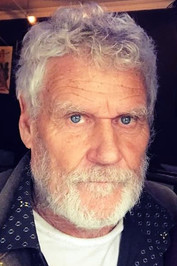 Йен Робертс