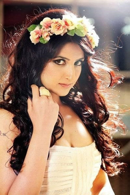 Апраjита Махаjан