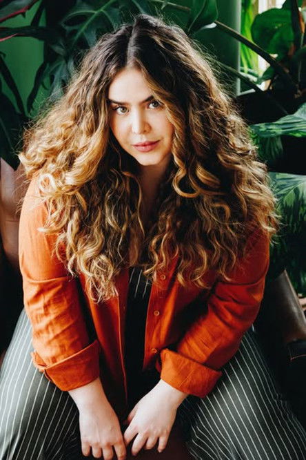 Лолла Таварес