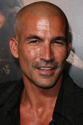 Етхан Маниqуис