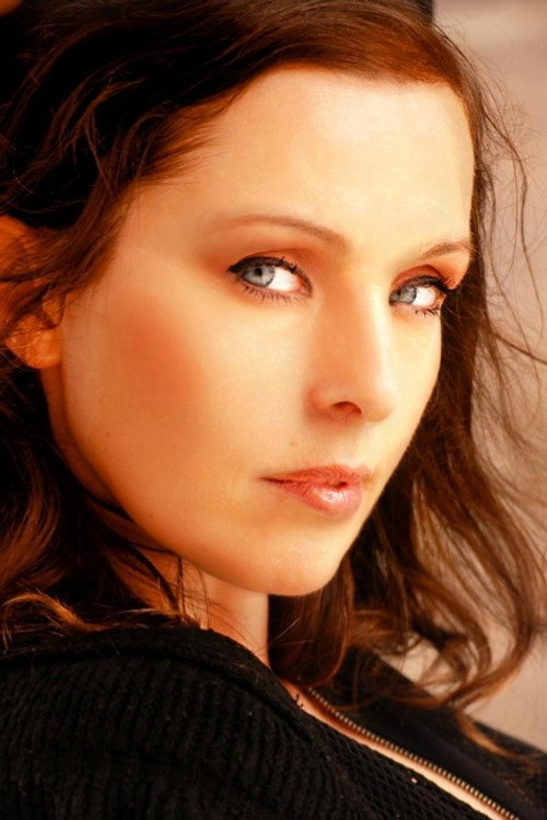 Катй Мониqуе Цуомо