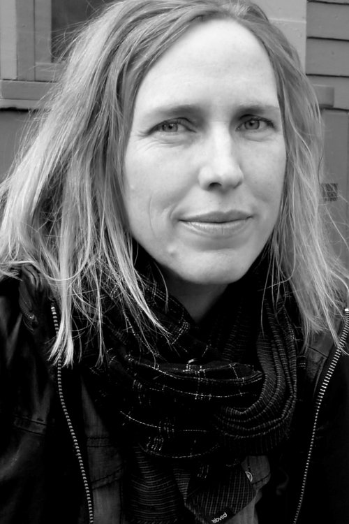 Мириам Тоеwс