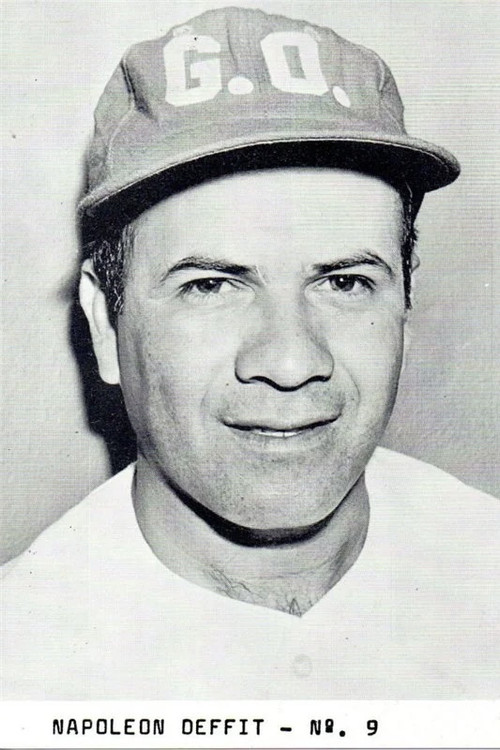 Наполеóн Деффит