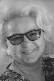 Аннелиис Симм