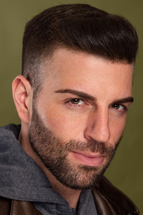 Мицхаел Андреw Аjази