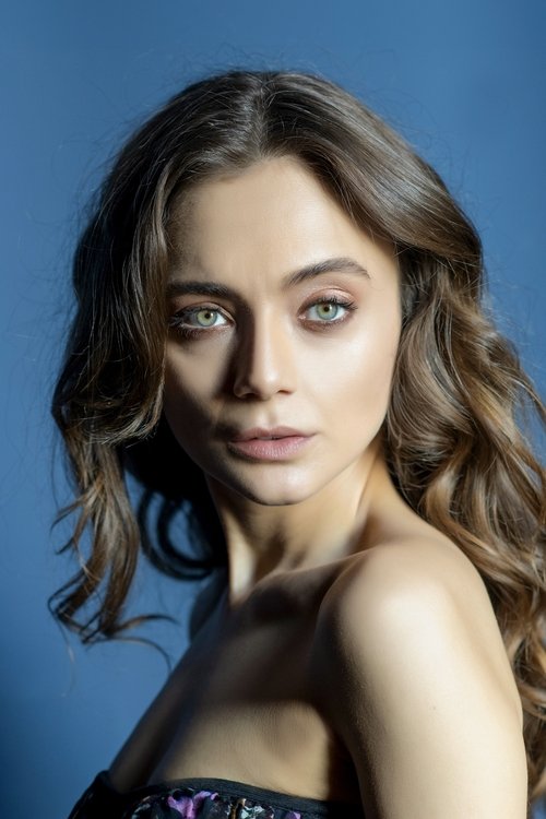  Дамла Сёнмез