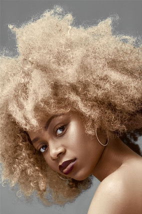 Ронке Олагунjу