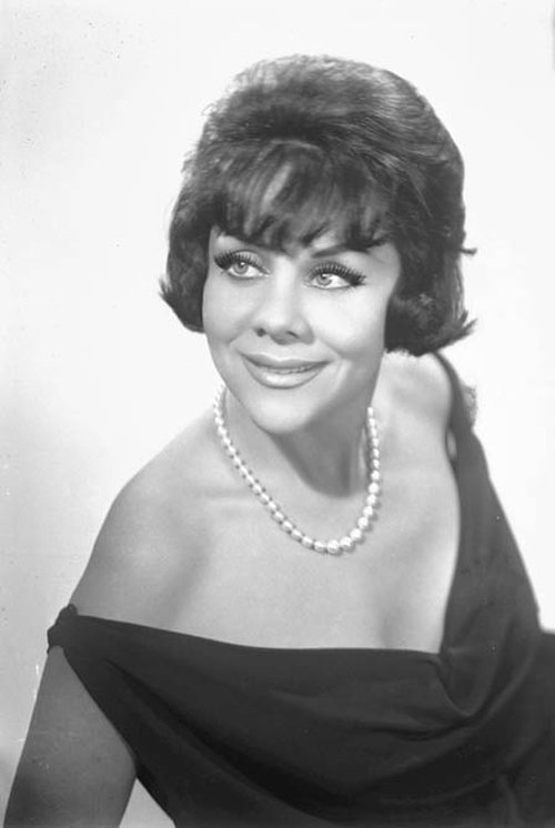  Амелия Бенсе