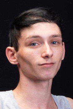 Jустин Стоне